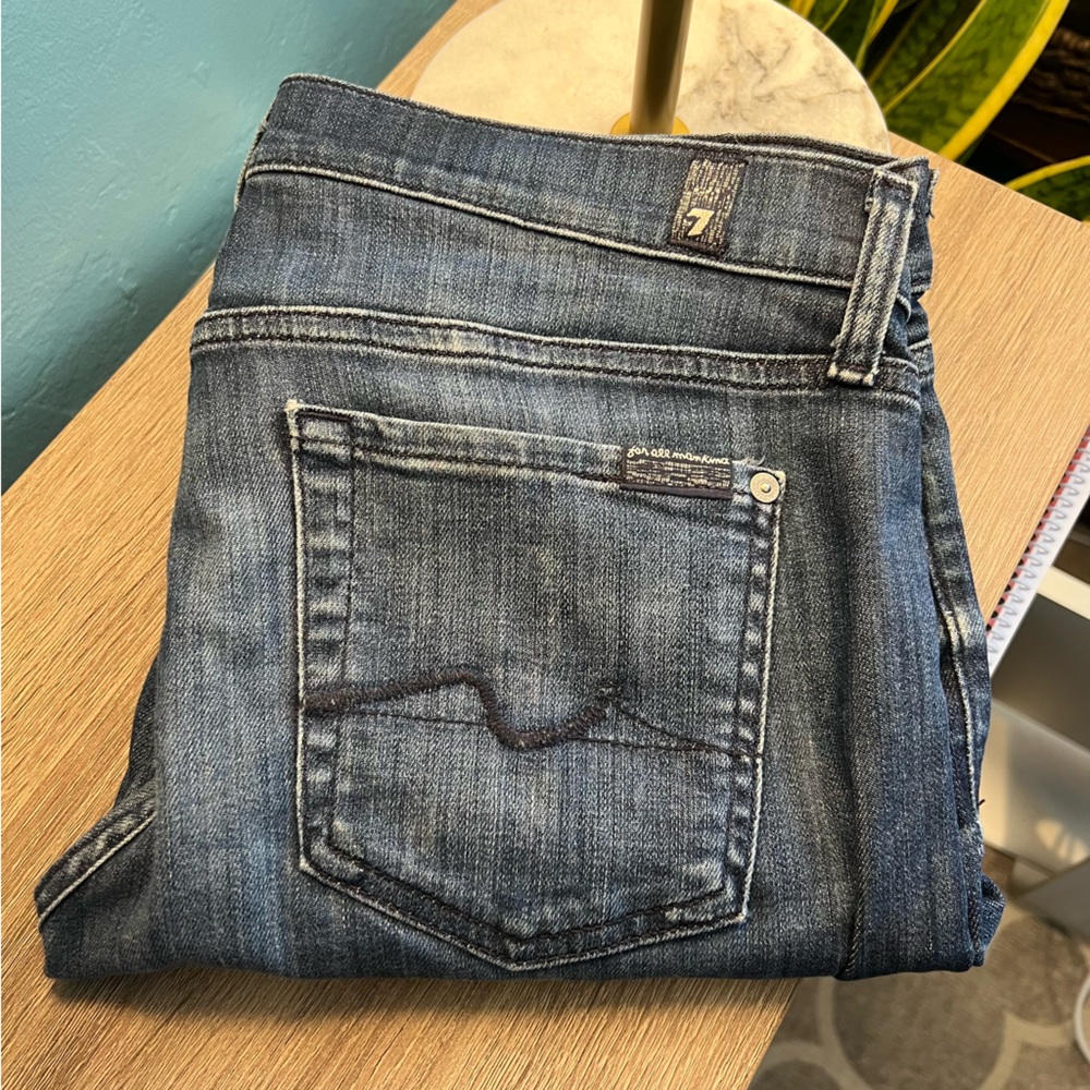 EUC RN115561 Roxanne skinny ankle jeans. Medium wash.